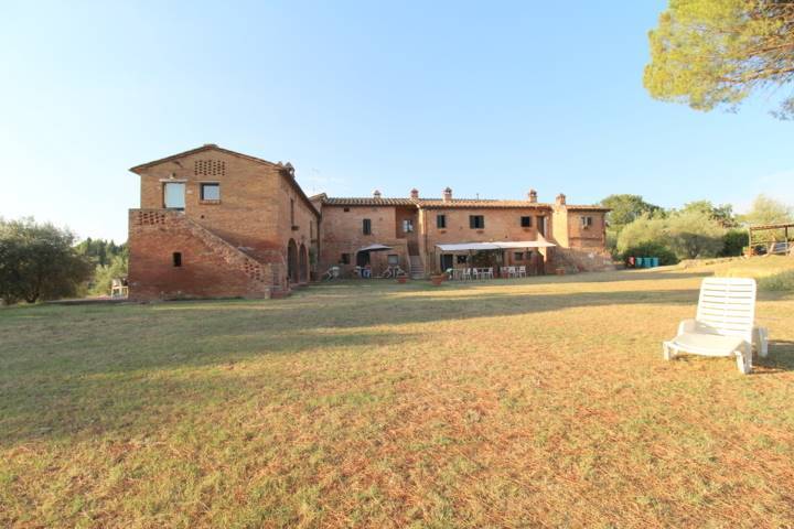 casale in vendita a Siena in zona San'Andrea a Montecchio
