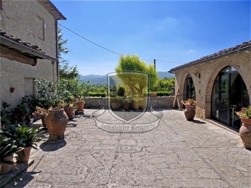 casa indipendente in vendita a Siena in zona Ferratore