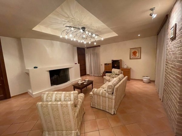 casa indipendente in vendita a Siena