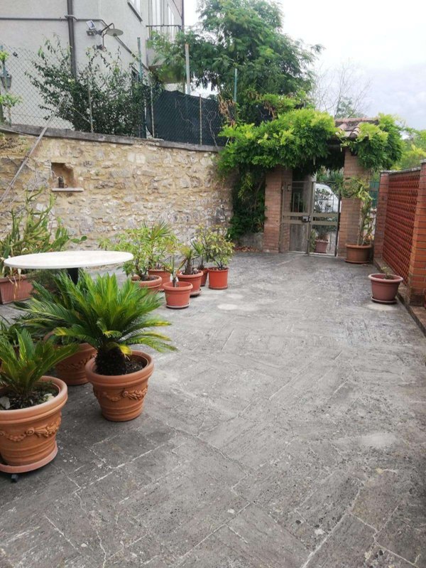 casa indipendente in vendita a Siena
