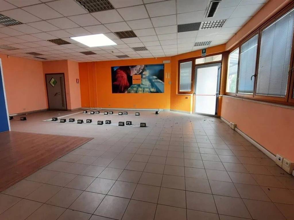 ufficio in vendita a Siena in zona Costalpino