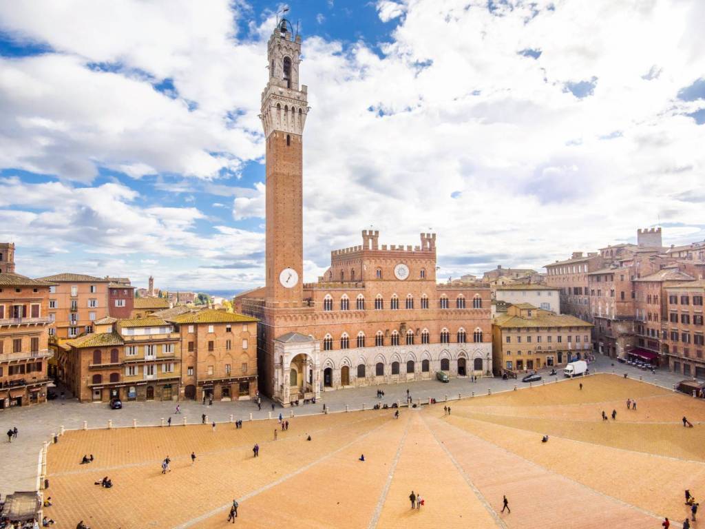 negozio in vendita a Siena in zona Centro Città