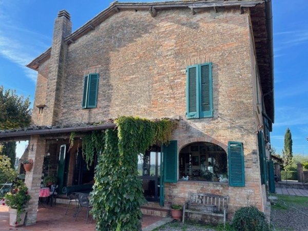casa indipendente in vendita a Siena