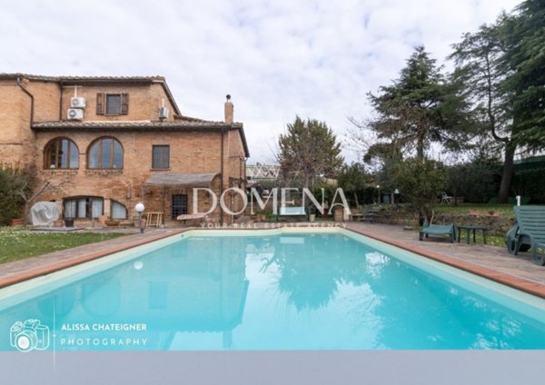 casa indipendente in vendita a Siena in zona Isola d'Arbia