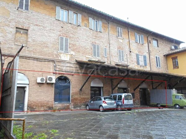 negozio in vendita a Siena