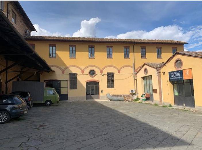 negozio in vendita a Siena in zona Centro Città