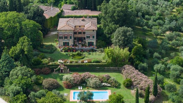 casa indipendente in vendita a Siena