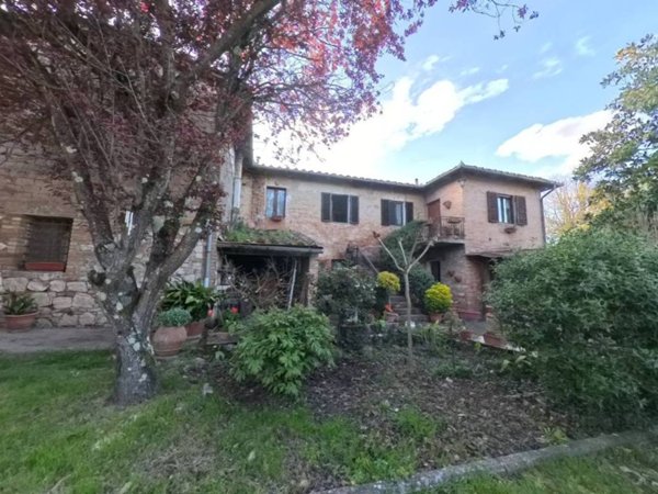 casa indipendente in vendita a Siena in zona Costalpino