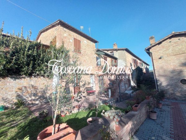 casa indipendente in vendita a Siena in zona San'Andrea a Montecchio