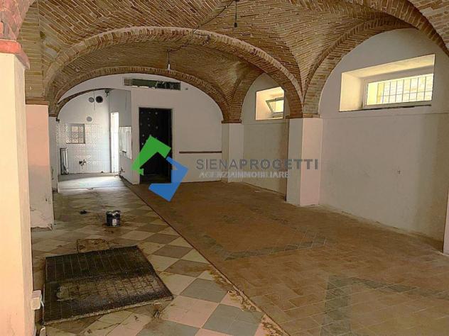 negozio in vendita a Siena in zona Centro Città