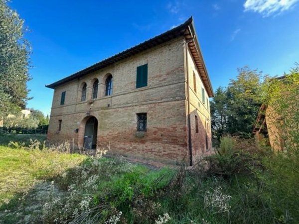 casa indipendente in vendita a Siena