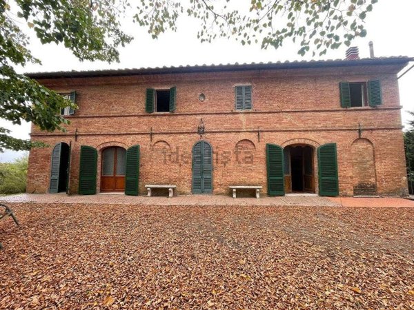 casa indipendente in vendita a Siena