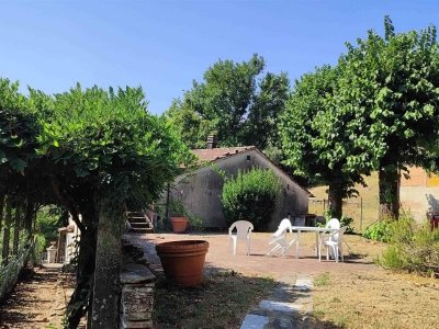 casa indipendente in vendita a Siena