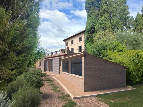 appartamento in vendita a Siena in zona Montalbuccio