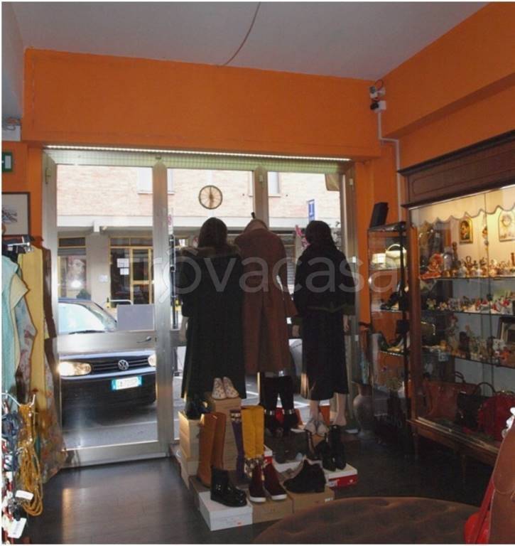 negozio in vendita a Siena in zona Centro Città