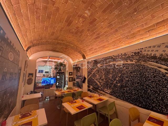 negozio in vendita a Siena in zona Centro Città