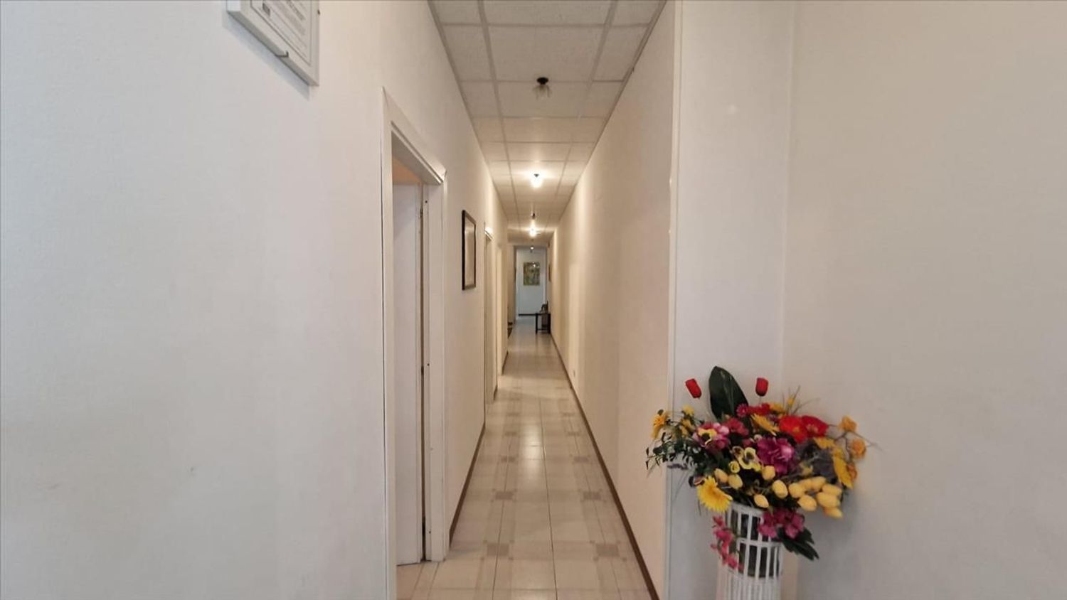 locale commerciale in vendita a Siena