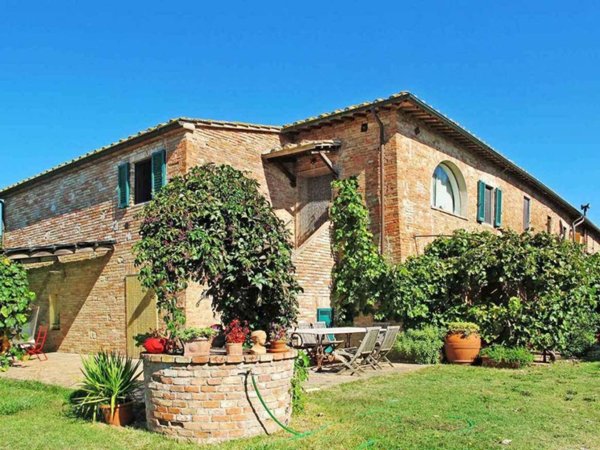 casa indipendente in vendita a Siena in zona Montalbuccio