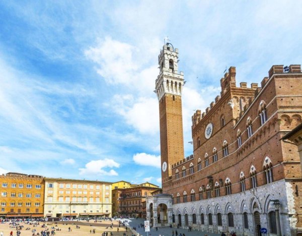 pentavano in vendita a Siena