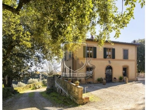 casa indipendente in vendita a Siena