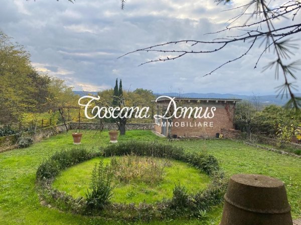 casa indipendente in vendita a Siena in zona Montalbuccio