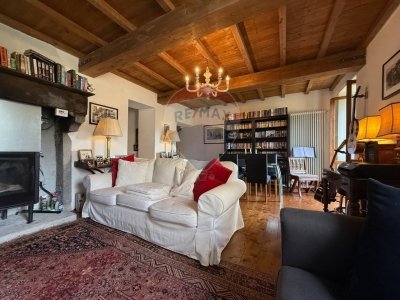 casa indipendente in vendita a Siena