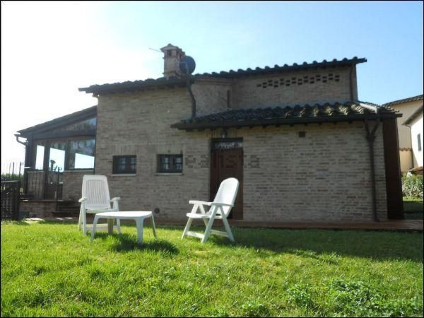 casa indipendente in vendita a Siena