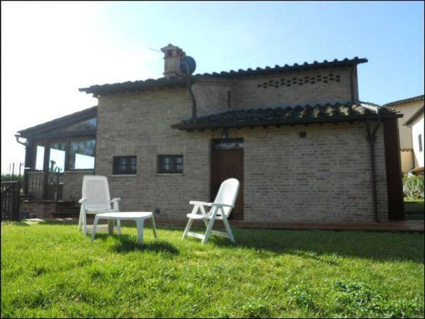 casa indipendente in vendita a Siena in zona Montalbuccio