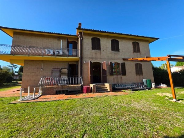 casa indipendente in vendita a Siena in zona Centro Città