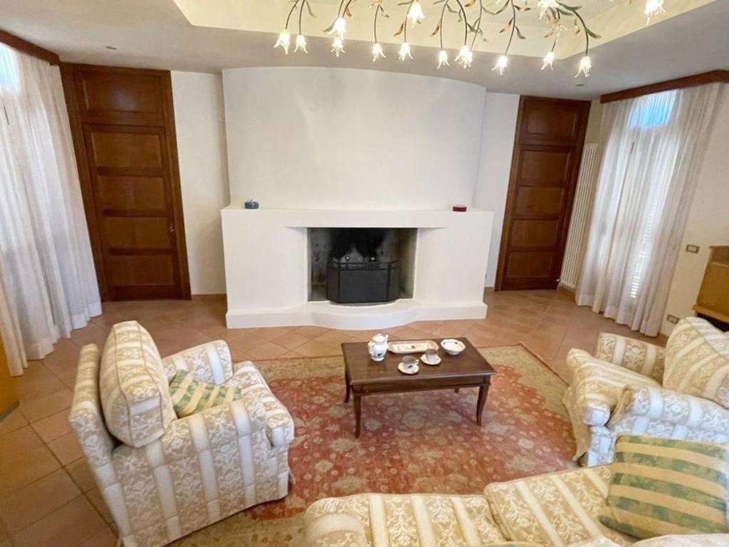 casa indipendente in vendita a Siena in zona Isola d'Arbia