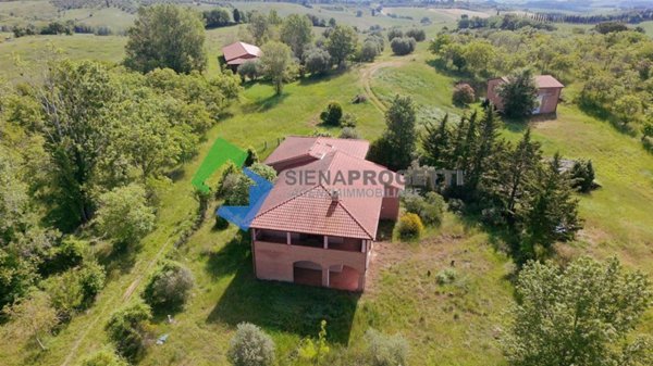 locale di sgombero in vendita a Siena in zona Santa Regina