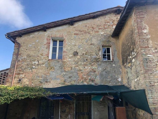 casa indipendente in vendita a Siena in zona Montalbuccio