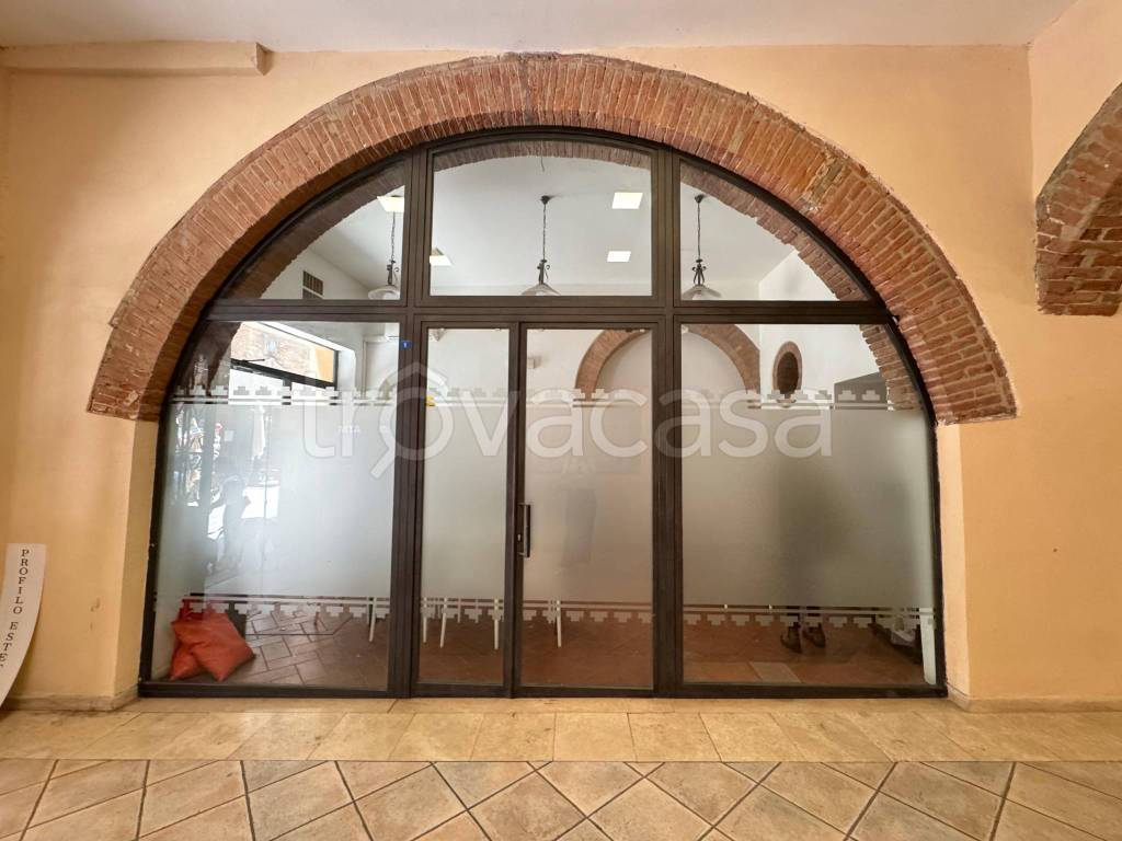 negozio in vendita a Siena in zona Centro Città