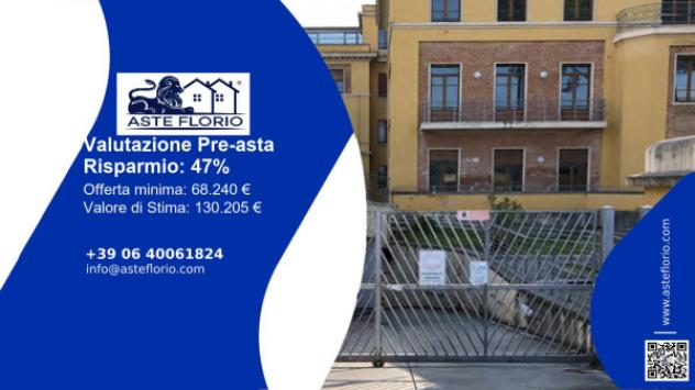 locale commerciale in vendita a Siena