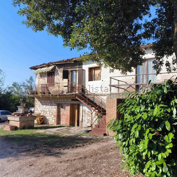 casale in vendita a Siena in zona San Rocco a Pilli