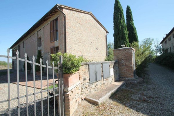 casa indipendente in vendita a Siena in zona Isola d'Arbia