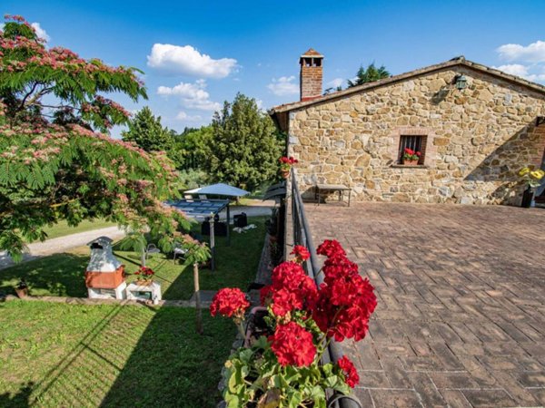 casa indipendente in vendita a Siena in zona Monteliscai