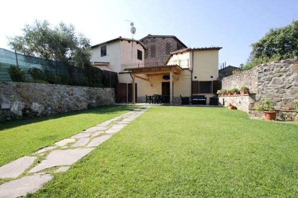 casa indipendente in vendita a Siena