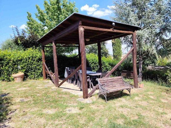 appartamento in vendita a Siena in zona San Rocco a Pilli