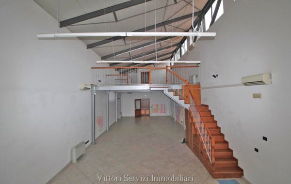 negozio in vendita a Siena