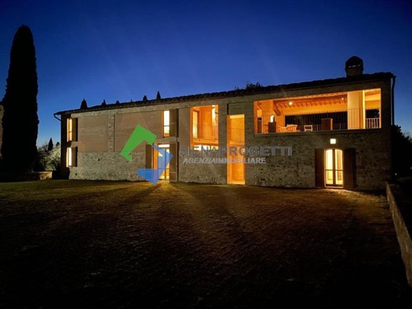 casa indipendente in vendita a Siena