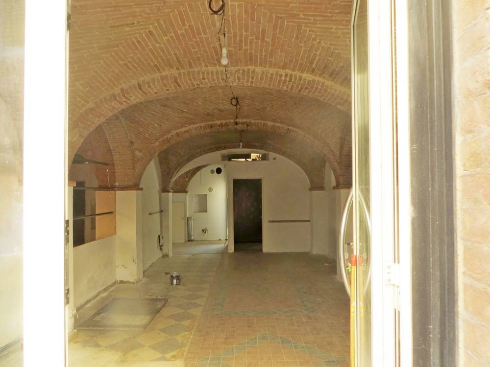negozio in vendita a Siena in zona Centro Città