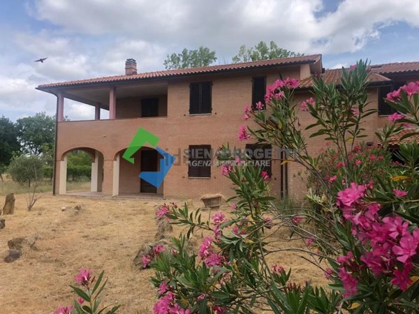 casale in vendita a Siena in zona Pieve a Bozzone