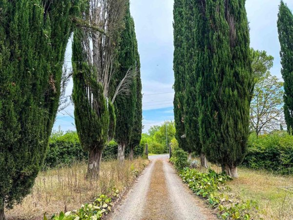 casa indipendente in vendita a Siena in zona Montalbuccio
