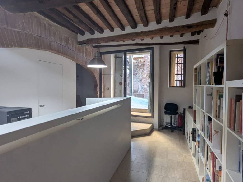 ufficio in vendita a Siena in zona Centro Città