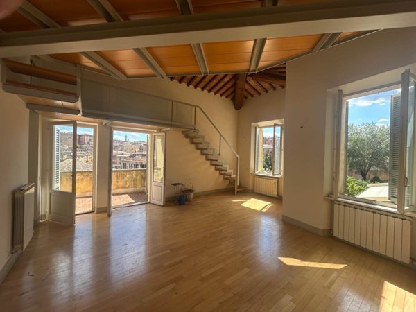 appartamento in vendita a Siena in zona Centro Città
