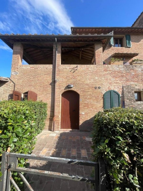 casa indipendente in vendita a Siena