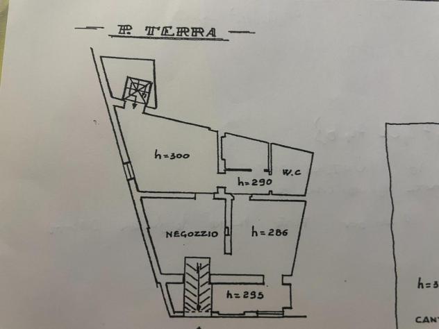 negozio in vendita a Siena in zona Centro Città