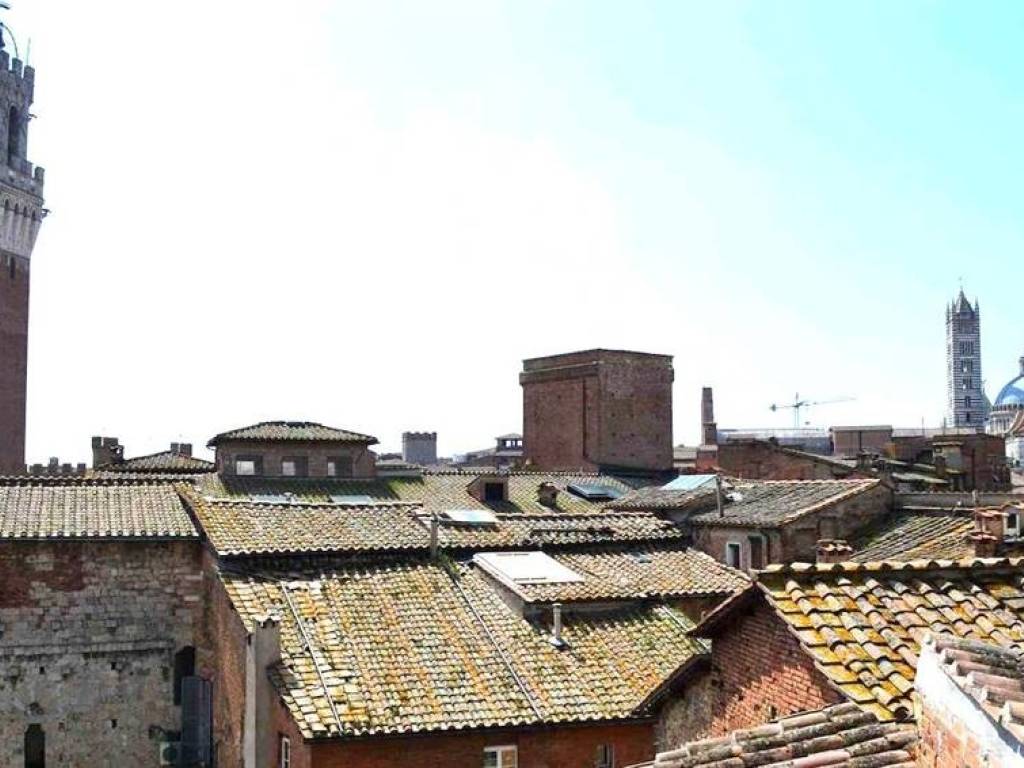 negozio in vendita a Siena in zona Centro Città