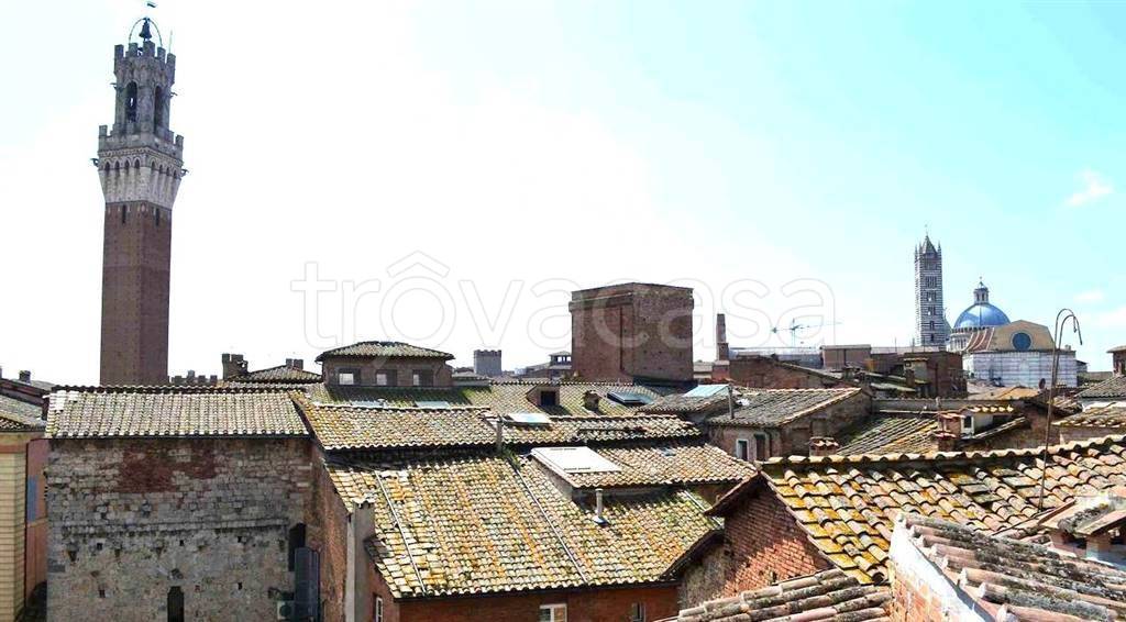 negozio in vendita a Siena in zona Centro Città